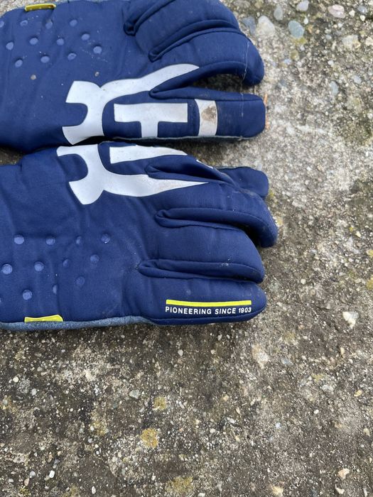 Manusi Husqvarna pentru motor enduro