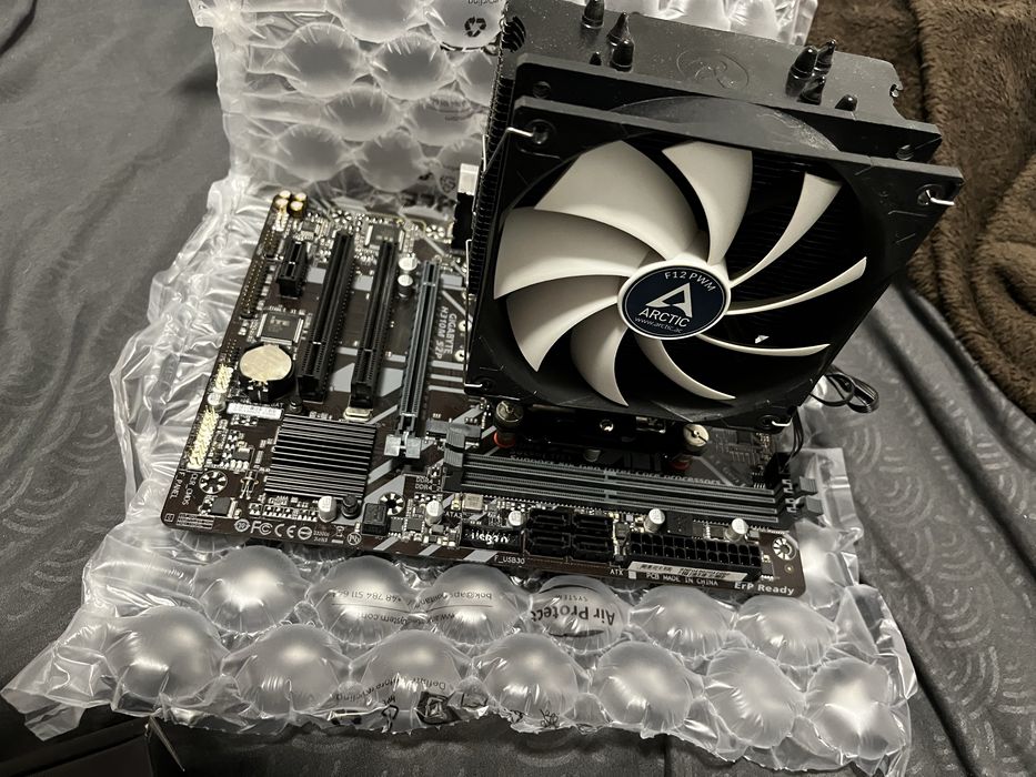 Kit intel i5 8400 + Gigabyte H310M S2P + cooler - stare excelenta