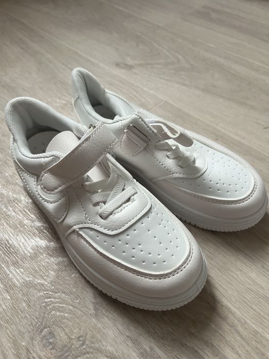 Продам кроссовки