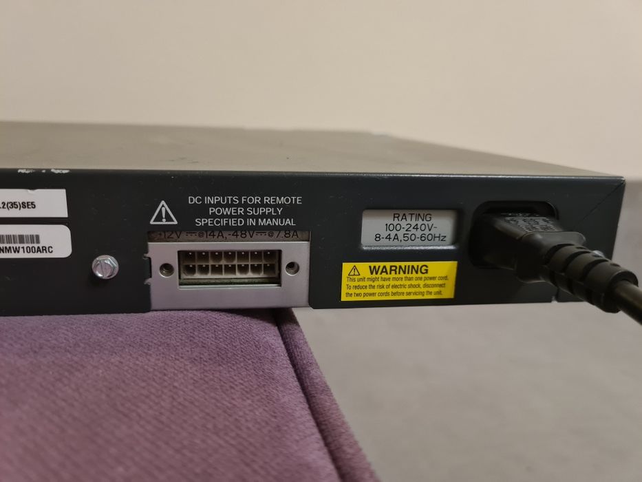 Switch CISCO SYSTEMS WS-C3560G-24PS-S V05, funcțional.