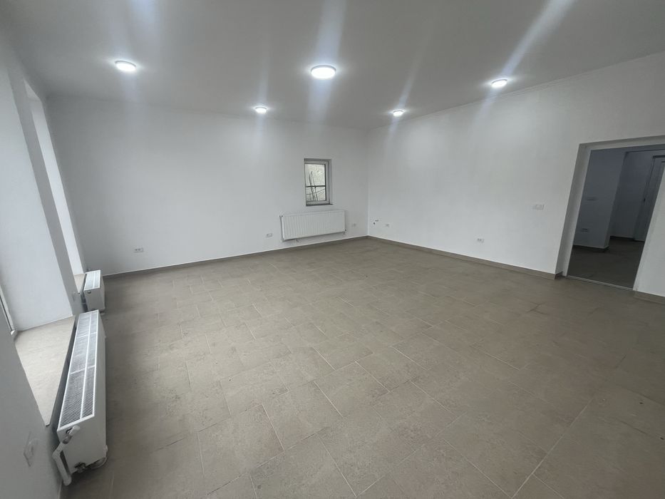 Inchiriez spatiu 60 mp