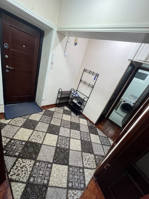 Мирабадский р-н, 2х комнатная 66м², 77-серия орентир:Рисовый, 11 радом