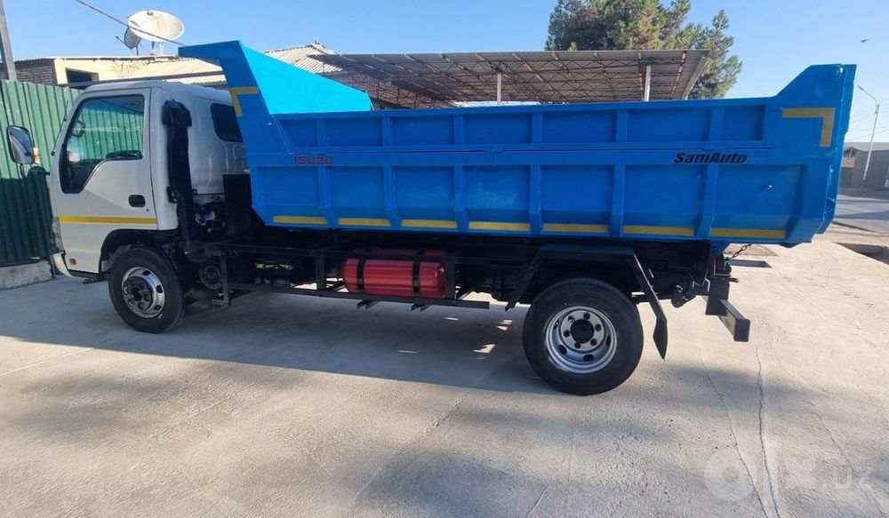 ISUZU Самосвал заводской