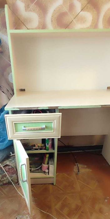 Письменный / компьютерный стол