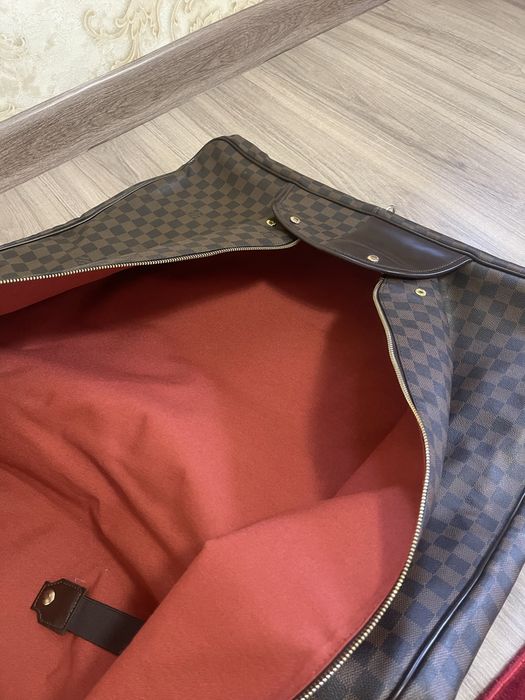 Louis Vuitton чехол для костюма