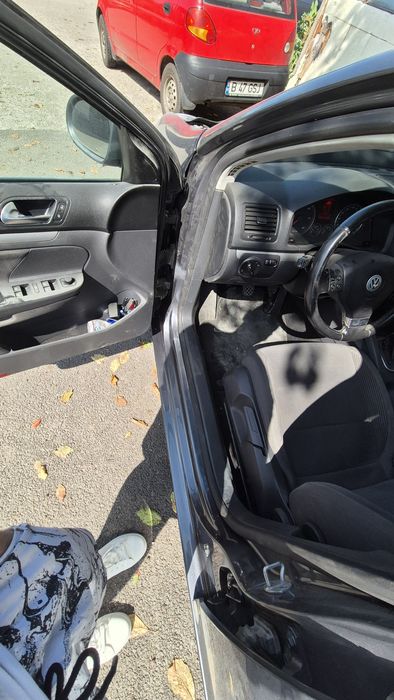 Vand/schimb golf 5 an 2009 doar cu auto pe benzină!