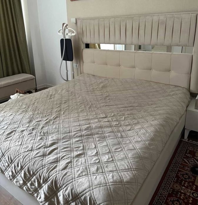 Спальный гарнитур в отличном состояний