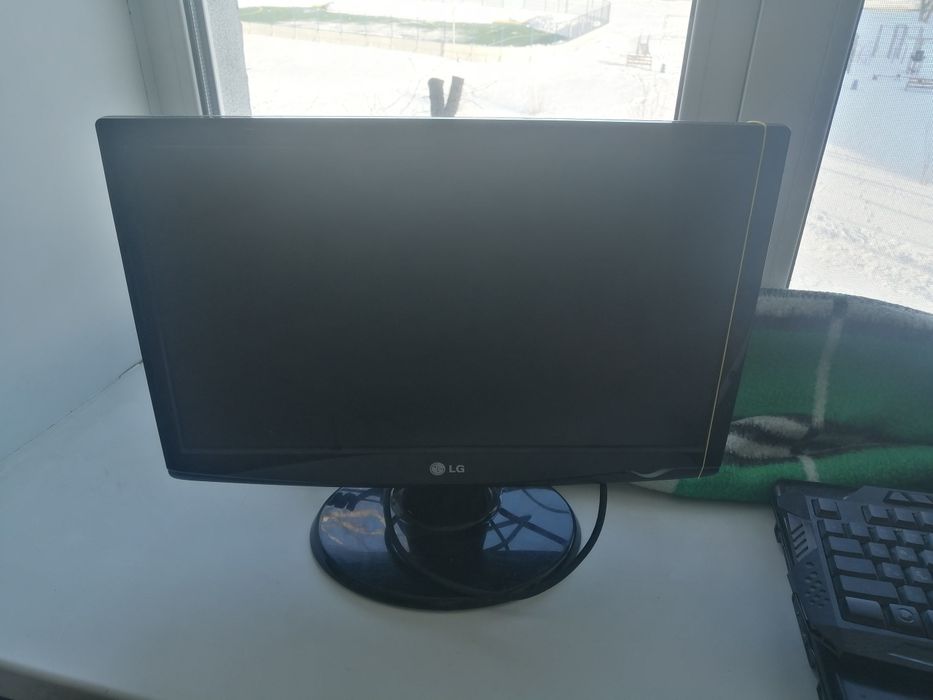 Продам монитор LG