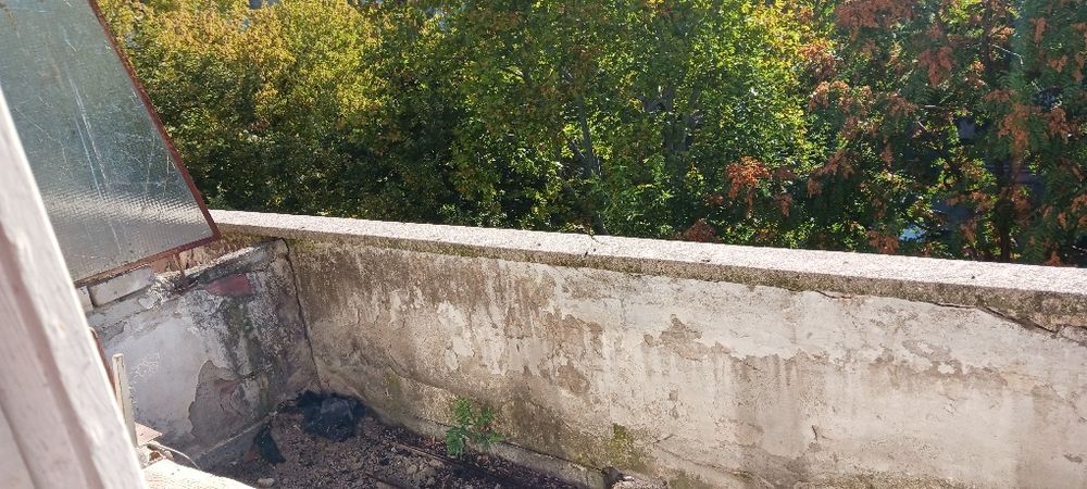 Отдавам под наем тристаен тухлен