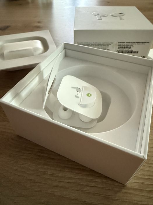 Apple AirPods Pro Originale + Husă Promate Bonus