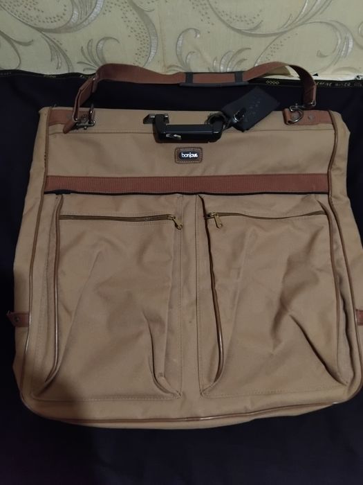 Geanta voiaj pentru costume marca Bonjour