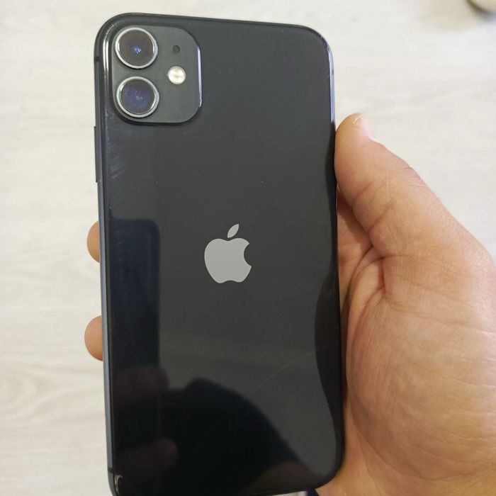 Iphone 11 sotiladi!