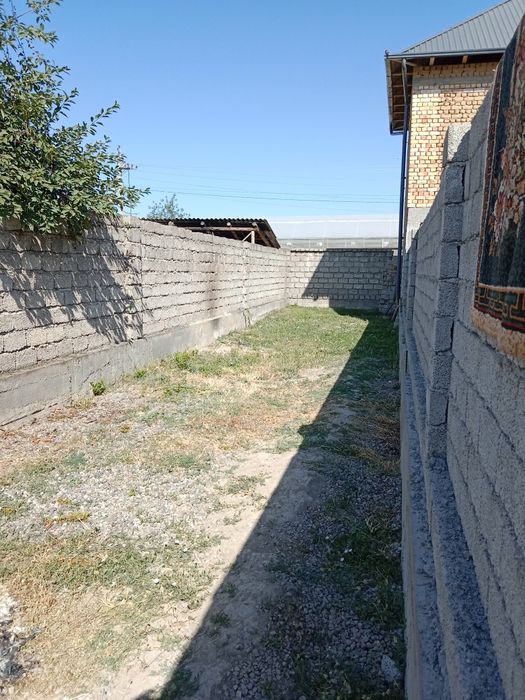 Участок сотилади 8 соток