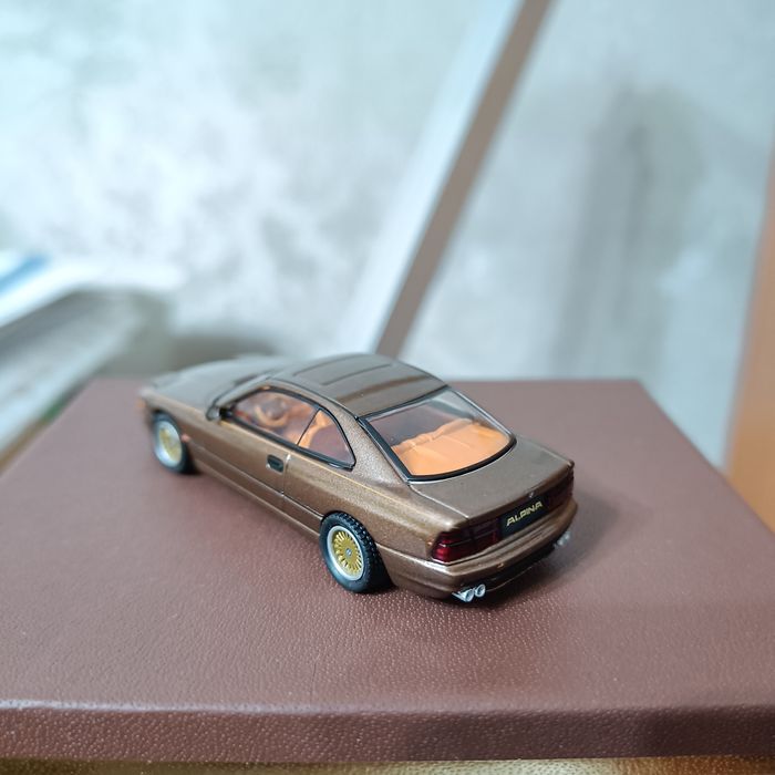 BMW 850CSI E31 1/64 Hot Wheels