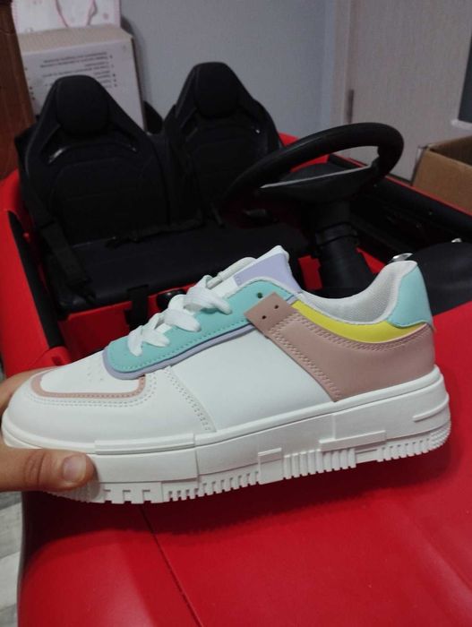 Дамски кожени обувки