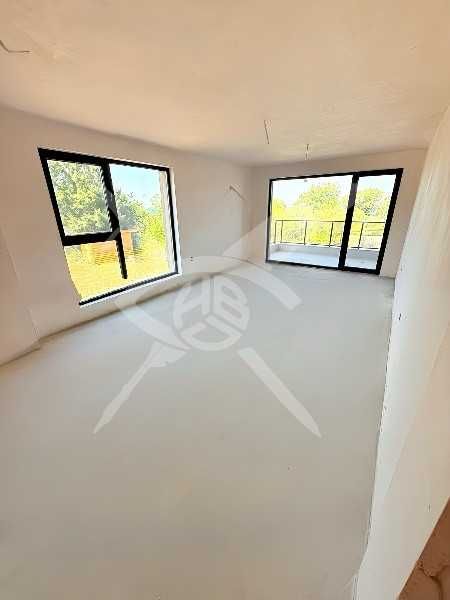 Продава се Тристаен апартамент в Царево - 112 кв.м за 1483 €/кв.м - Снимка #1