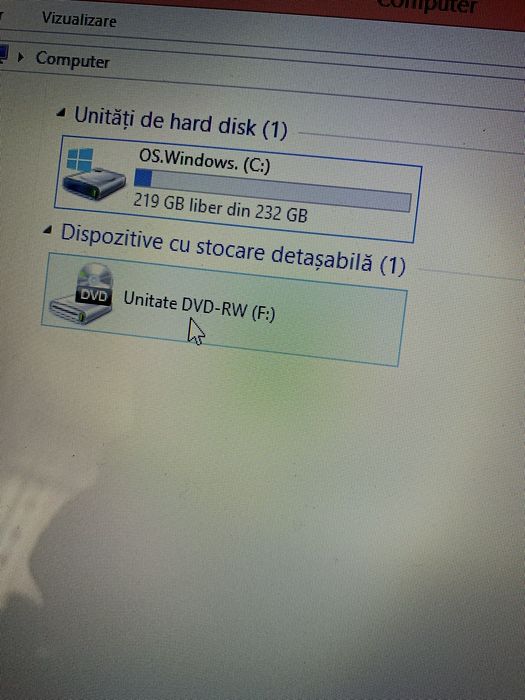 Laptop Acer display 15,6 led,Windows 250gb memorie,5gb ram ddr3,perfect functional vine cu încărcator