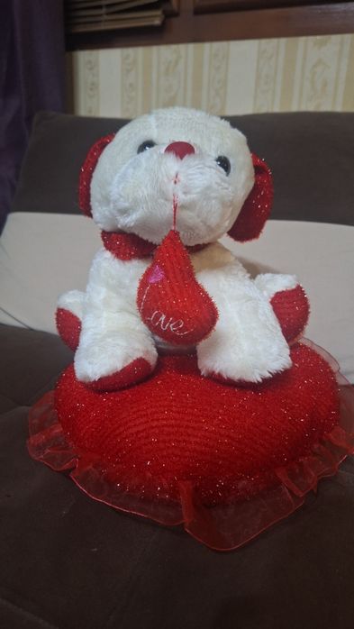 Плюшено куче сърце