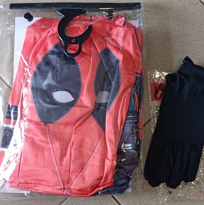 Дедпул костюм с ръкавици