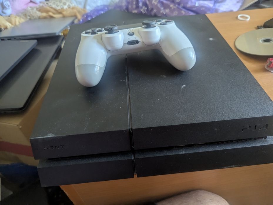 Playstation 4 один геймпад