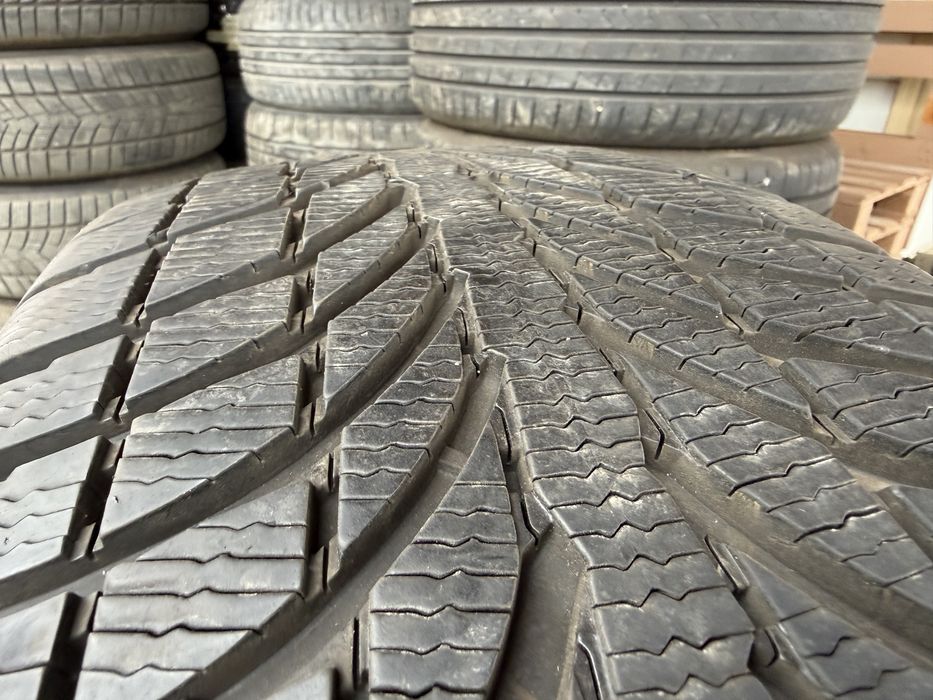 4бр. ОТЛИЧНИ Зимни Гуми С Борд 235/55R/19 **MICHELIN** DOT:0722- 7.0мм.+4.7мм.