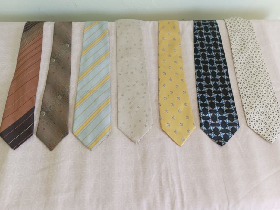Фирменные галстуки.