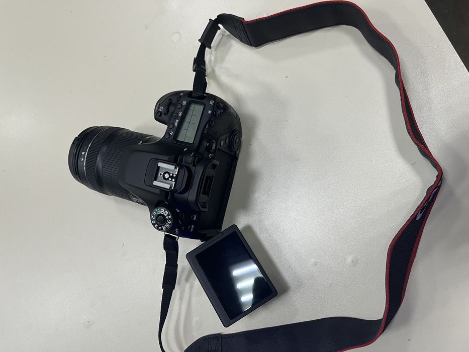 Фотоаппарат CANON D80