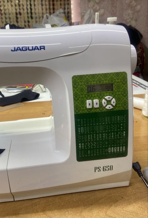 Срочно продам швейную машинку