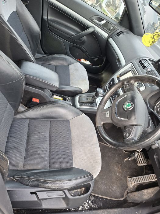 Шкода Октави vrs комби 2.0 тди DSG  2012 год