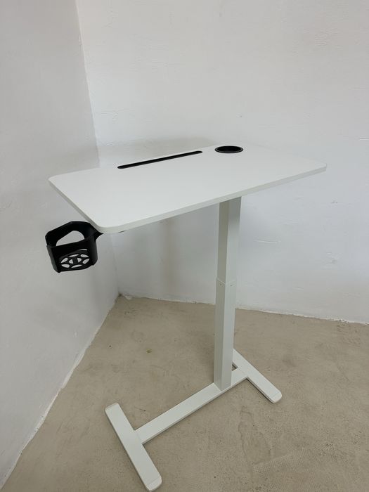 Бюро с регулируема височина подходящо за легло с колелца VASAGLE