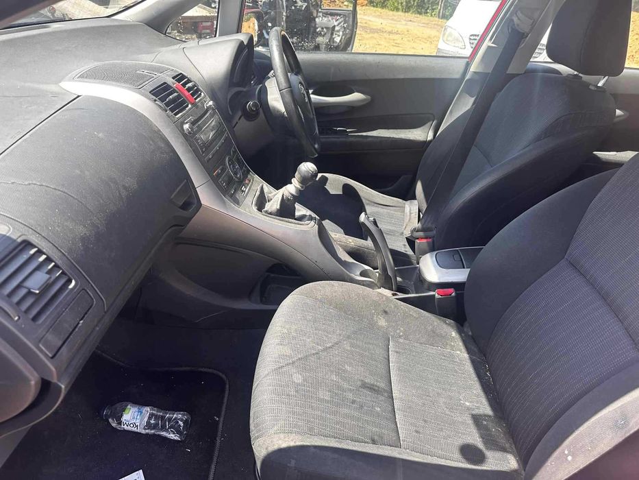 НА  Части Toyota Auris 1.4 D-4D, 90 кс 2006г