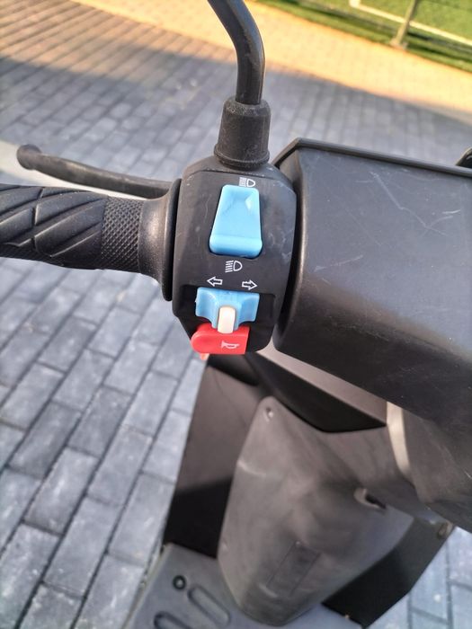 Repar scutere benzină sau electrice  inclusiv carene sau vopsire.