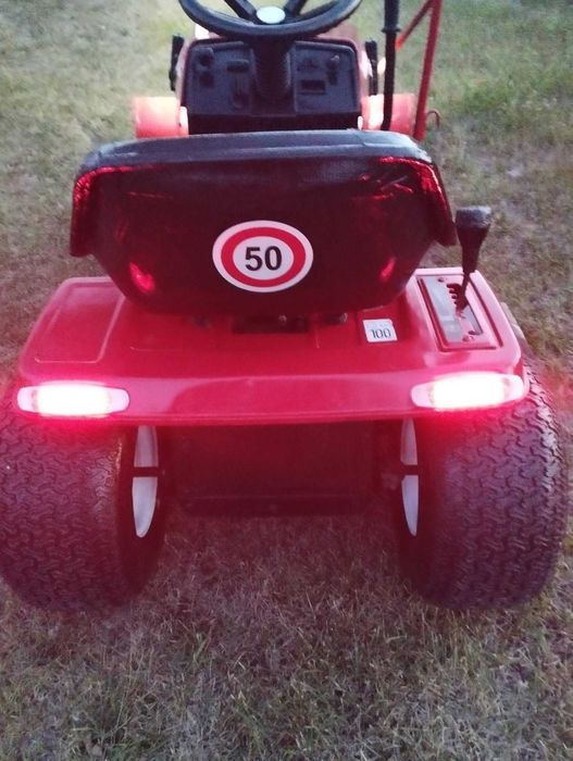 Tractoras gazon MTD motor Briggs Stratton 12,5 Cp cu lama de zapada si nu numai .