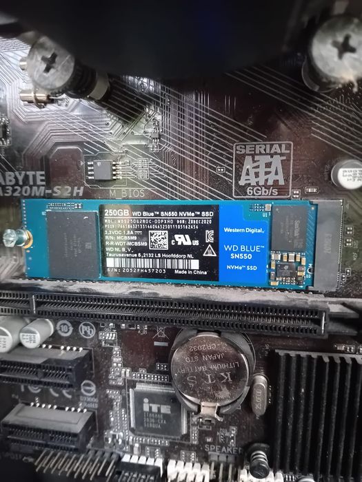Vand urgent  PC gaming cu monitor