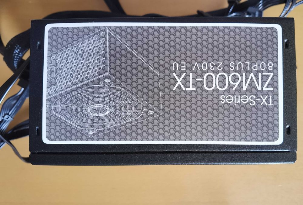 Продавам захранване за компютър-ZELMAN, ZM 600.