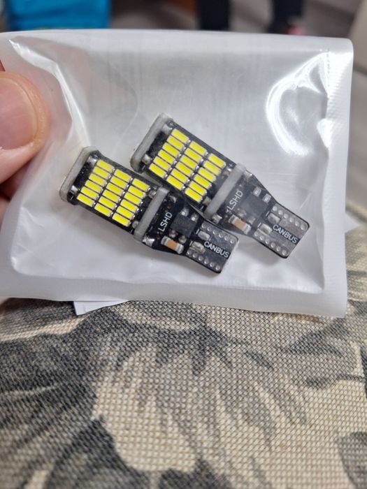 Bec led T15 w16w marsarier.PRETUL ESTE PRE SET.