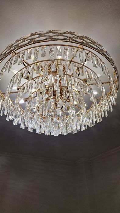 продам люстру в отличном состоянии