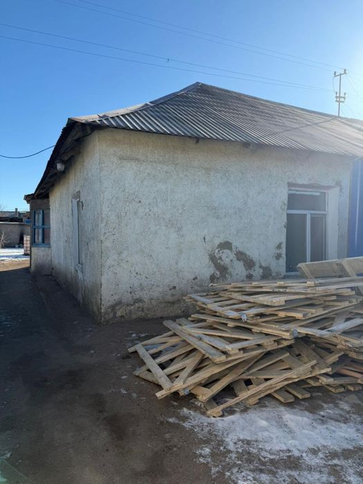 Меняю пол дома по ул Қошқарбаева