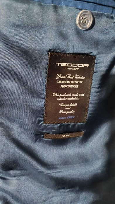 Продава се мъжки костюм Teodor