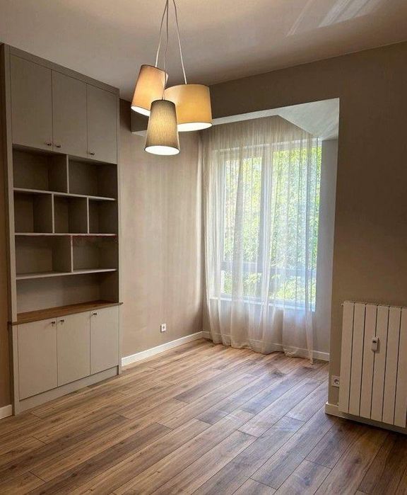 Дава се под наем Тристаен апартамент в София, Център - 70 кв.м за 1330 € - Снимка #5