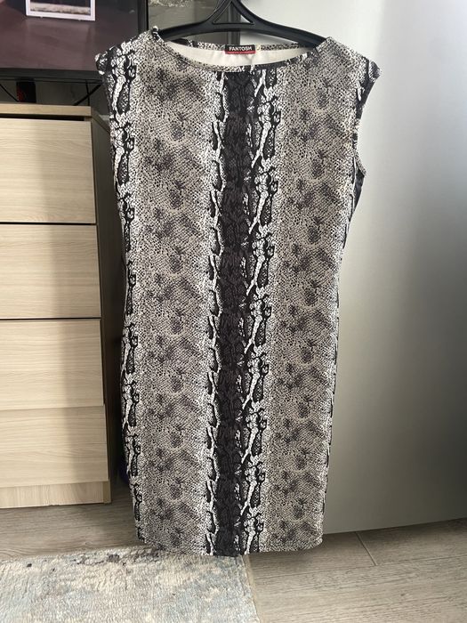 Продам новые платья