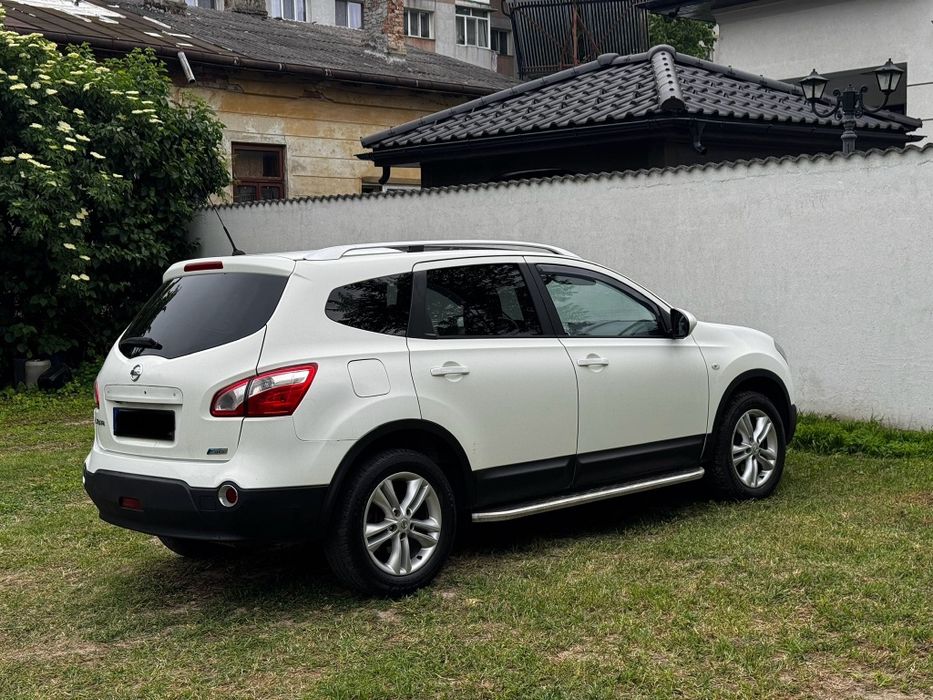 Nissan Qashqai+2
