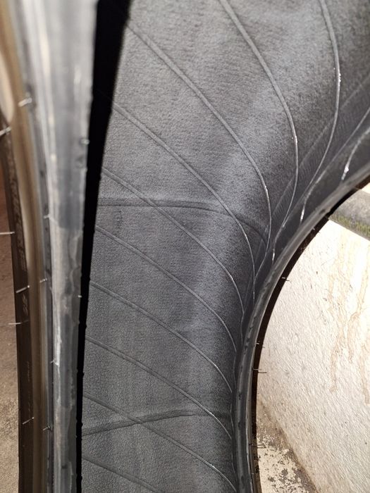 Гуми 215/65 R17; Michelin 19000 km.