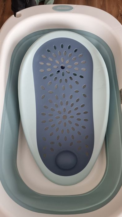 Сгъваеми вана и повивалник 2 в 1