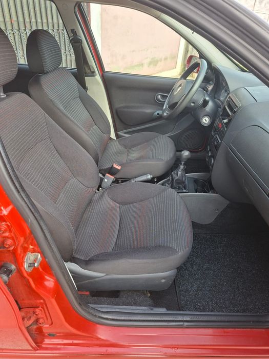 Vând Fiat Albea an 2009