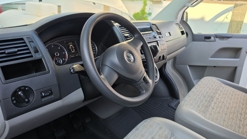 Vw transporter t5 2.0tdi 8+1  locuri varianta lungă