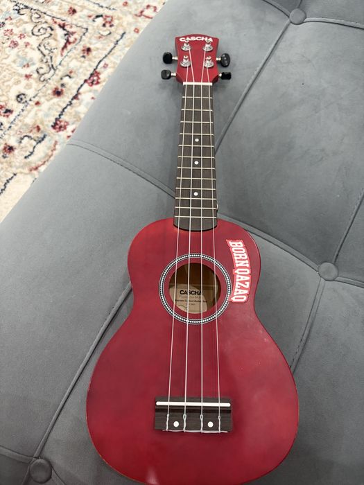 Укулеле б/у ……………