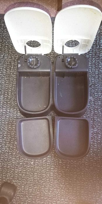 Hranitor automat pentru ciini sau pisici pina in 10 kg