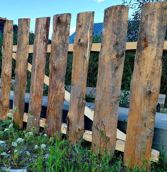 Panouri gard și materiale lemnoase