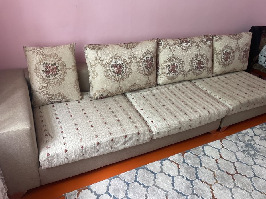 Диван для гостиной